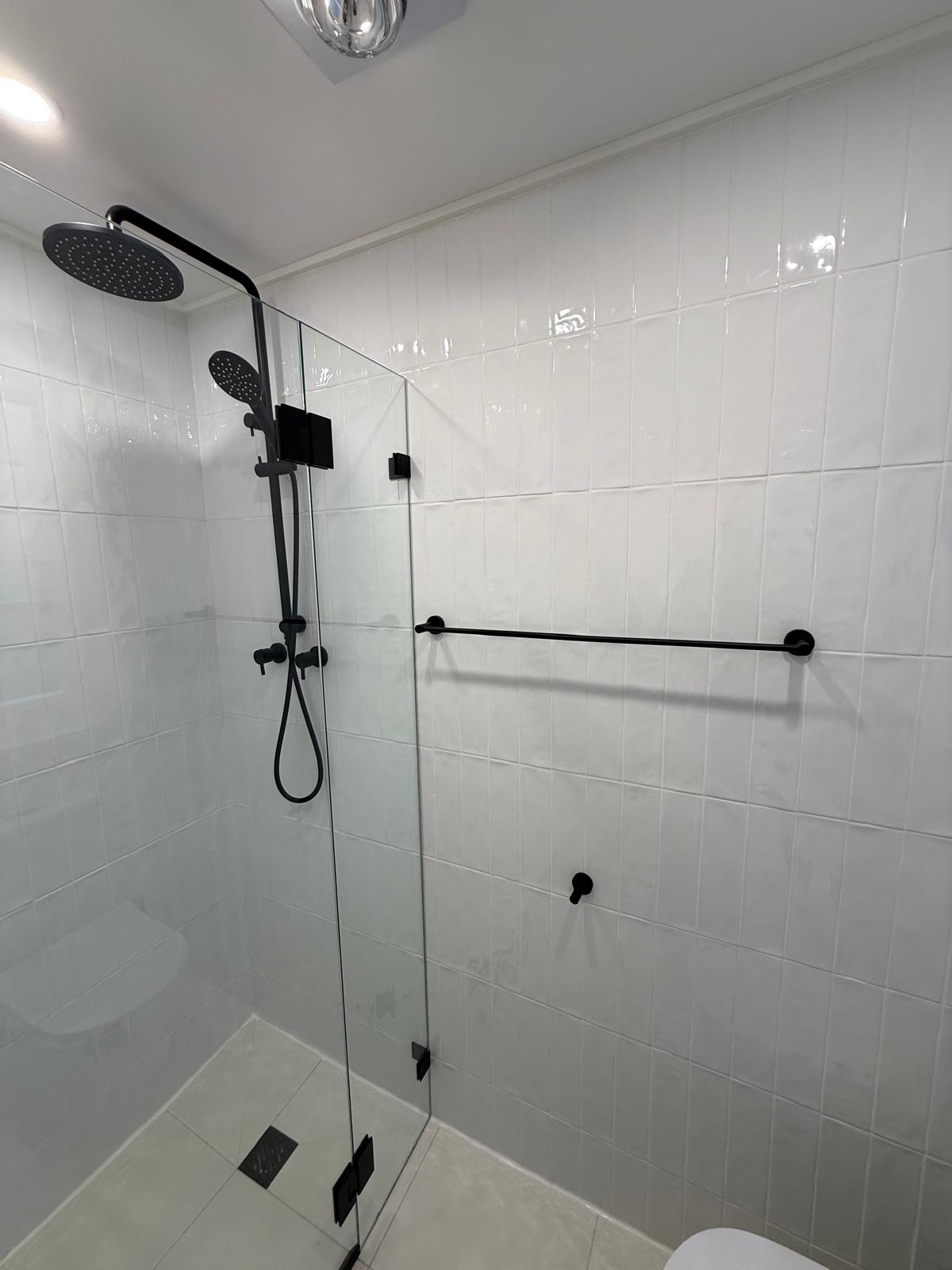 Bathroom renovation in Potts Point, view 2