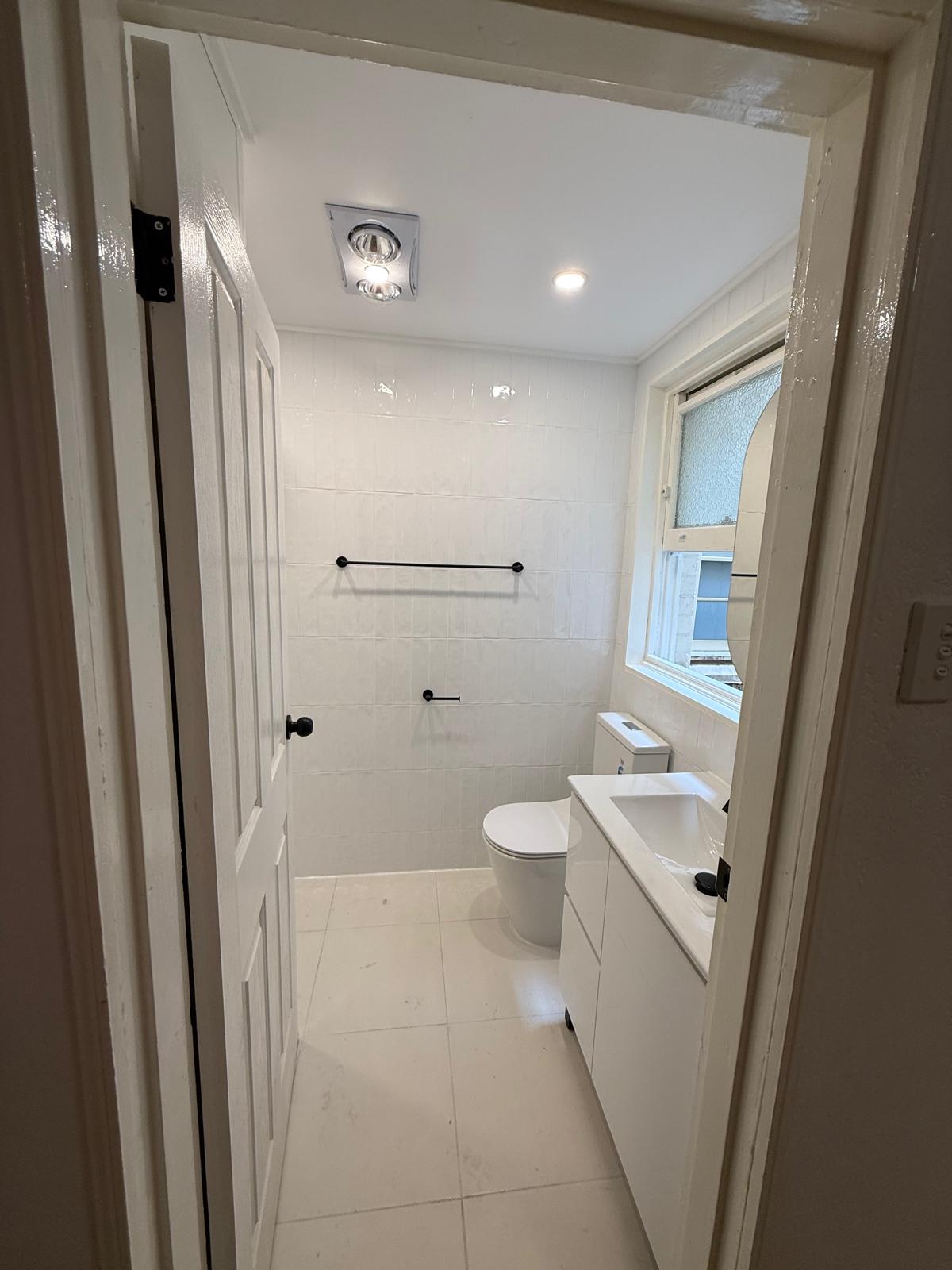 Bathroom renovation in Potts Point, view 3
