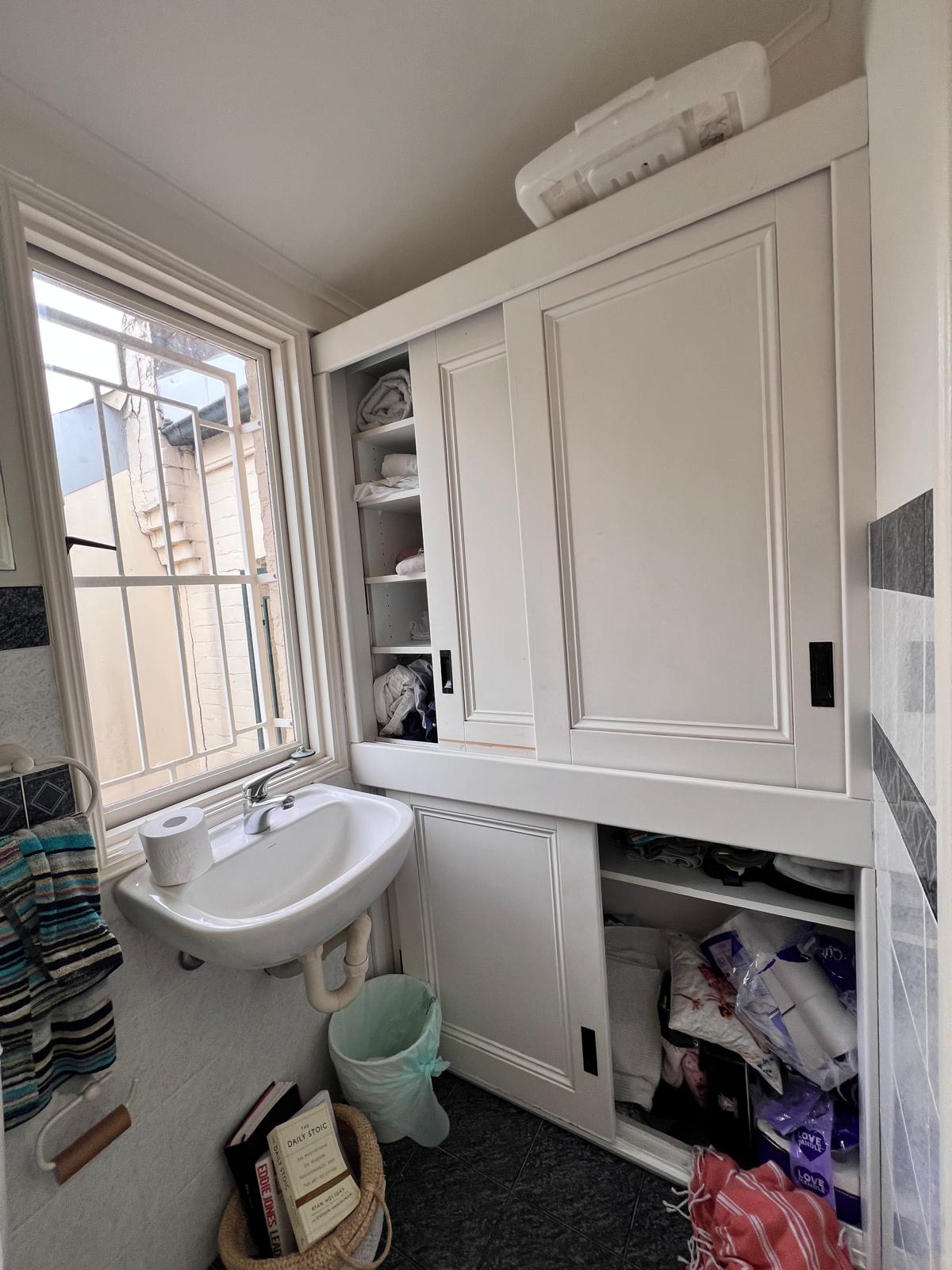 Laundry in Paddington before renovation